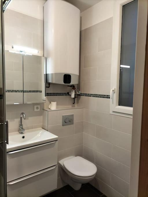 Paris Tourist Apartment, France Стен Экстерьер фото