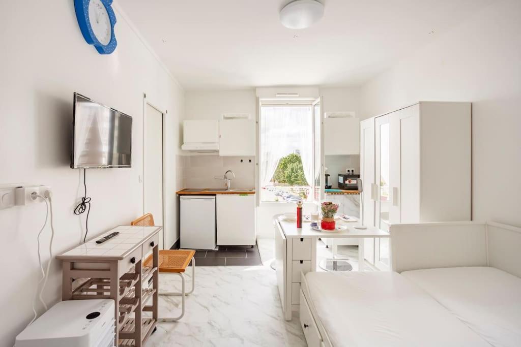 Paris Tourist Apartment, France Стен Экстерьер фото